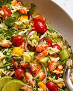 Prawn avocado mango salad with lime dressing 2.jpg