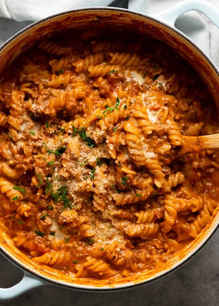 One pot creamy tomato beef pasta Recipe