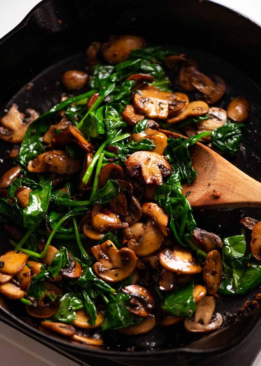 Shirred Eggs (Baked Eggs with Spinach & Mushrooms) Recipe Spinach mushroom for Baked Eggs - Shirred Eggs