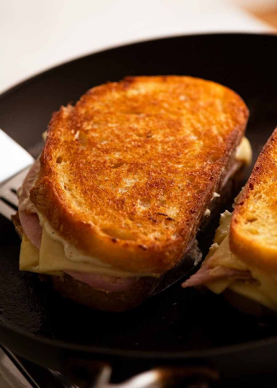 Croque Monsieur – the ultimate ham & cheese sandwich! Recipe