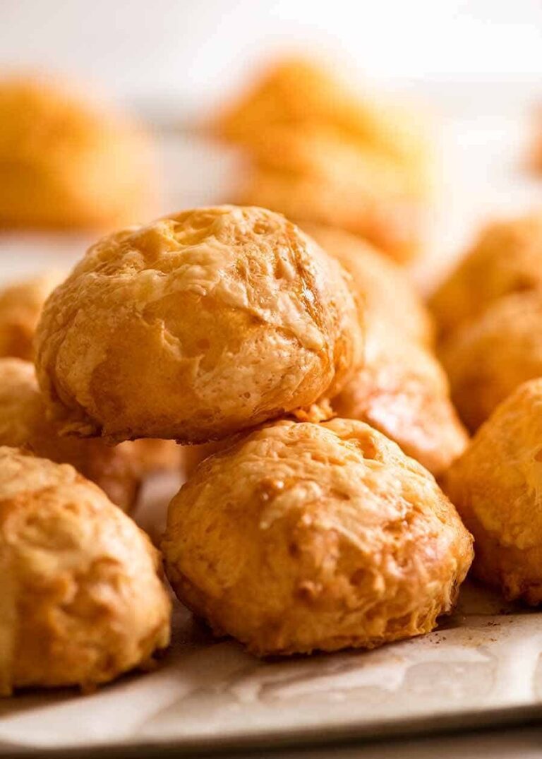 Gourgeres french cheese puffs 0.jpg