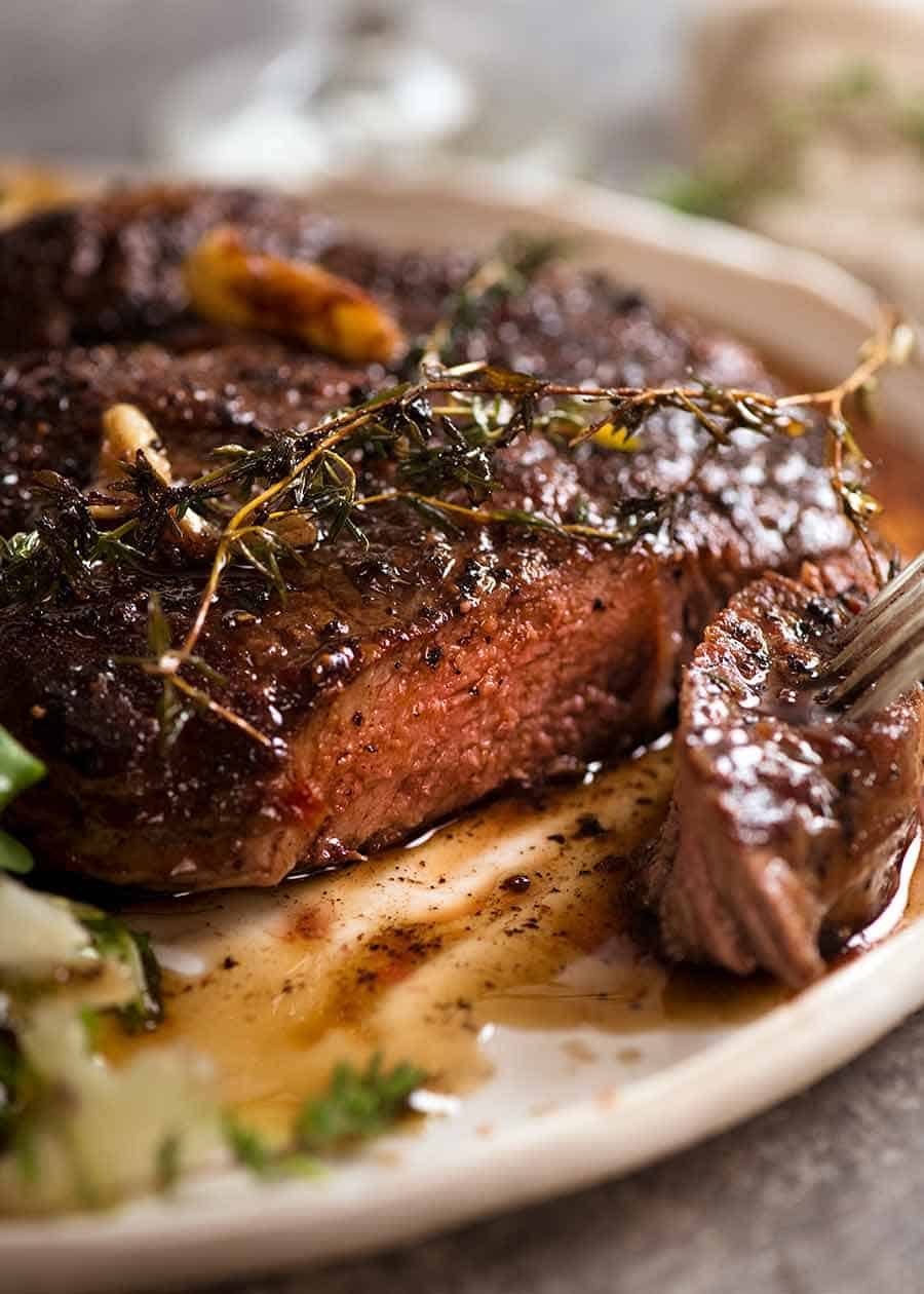 How to Cook Steak – like a chef! Recipe Close up showing the inside of sliced pan seared steak