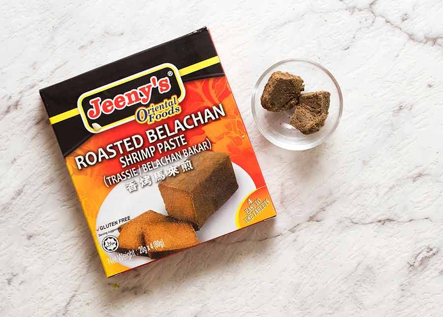 Thai Green Curry Paste recipe Dried shrimp paste - balachan - belacan