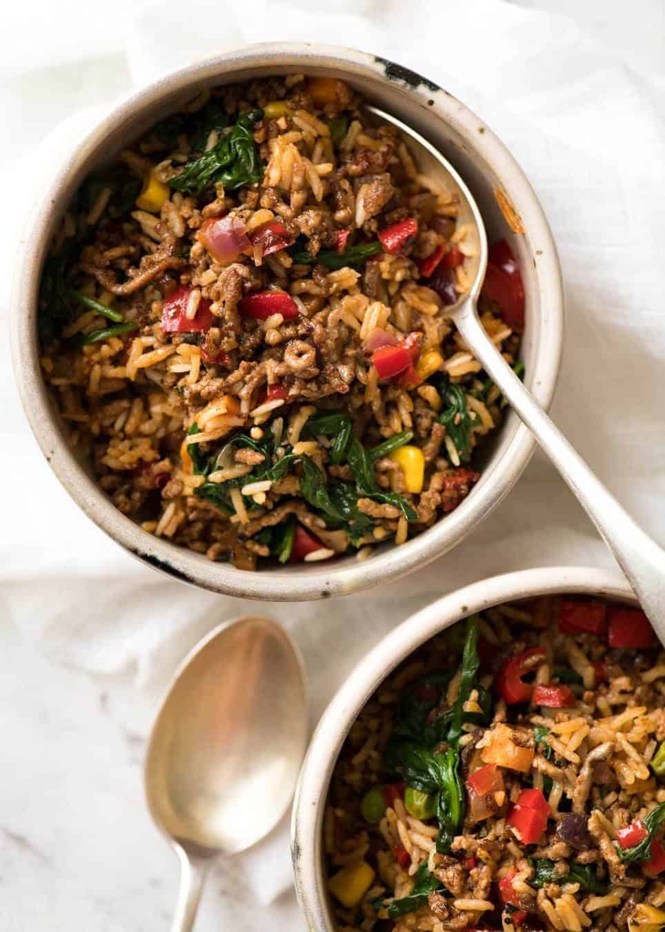 Beef and Rice with Veggies Recipe One Pot Ground Beef and Rice with loads of veggies - Browned beef cooked with seasoned rice and vegetables. A fast, super tasty complete meal! www.recipetineats.com
