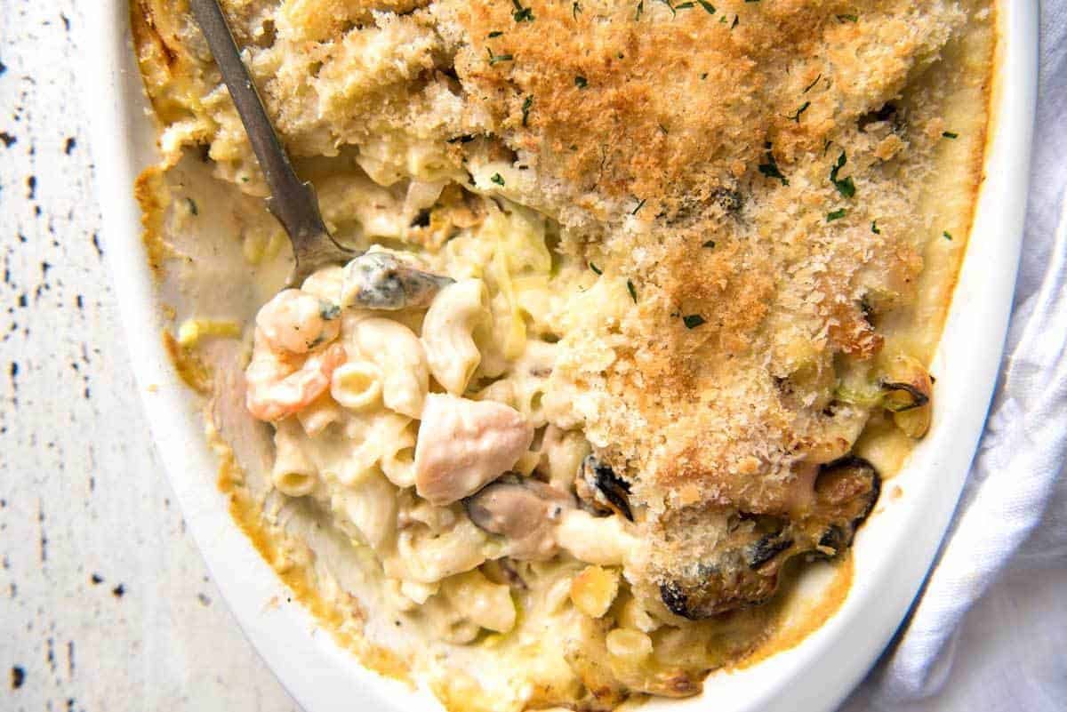 Seafood Gratin Pasta Bake - mixed seafood (your choice!) and pasta baked in a creamy sauce with a crunchy breadcrumb and cheese topping! recipetineats.com