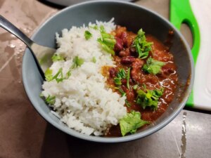 Kidney bean curry with cilantro and rice
