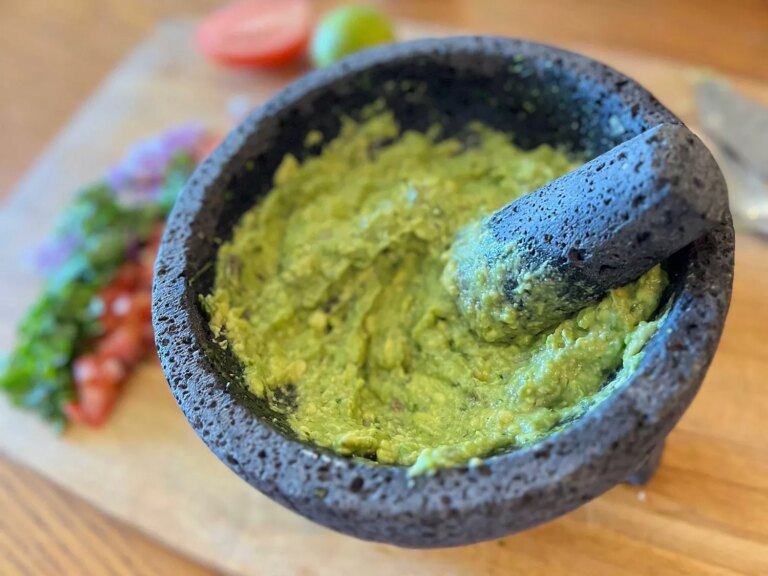 Guacamole in mortar and pestle