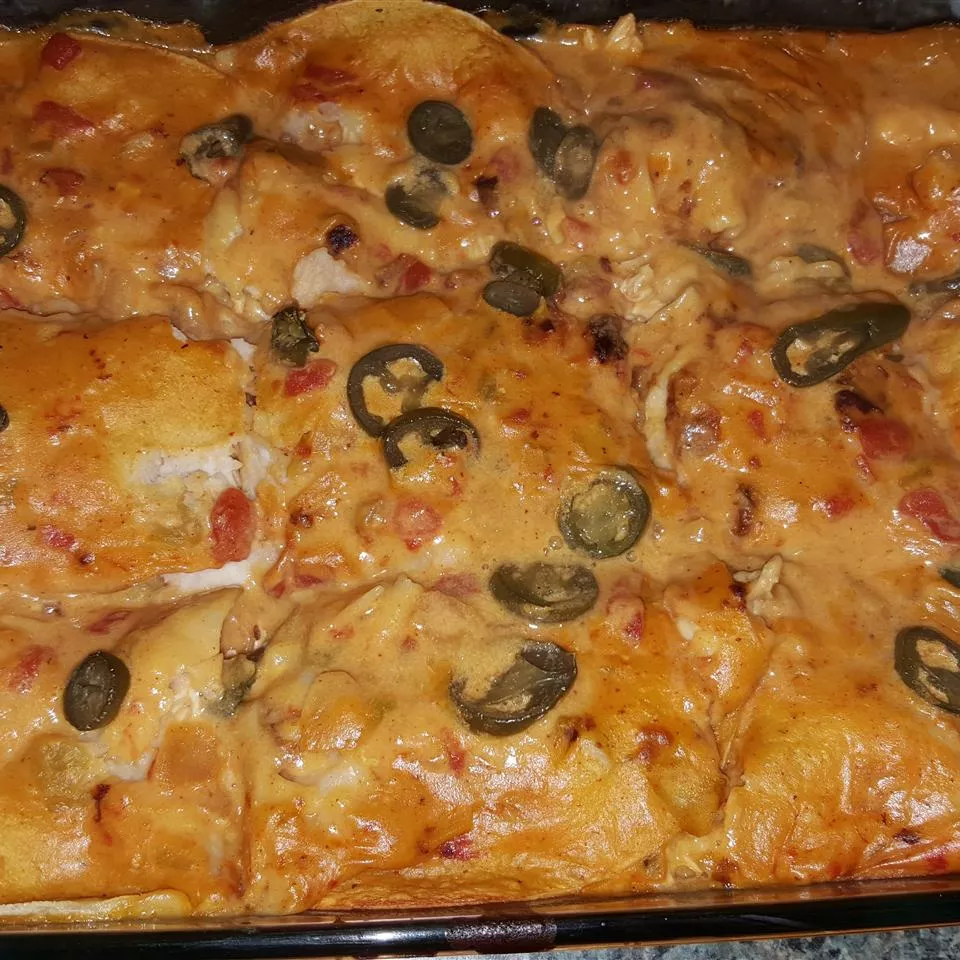 White chicken enchilada slow cooker casserole