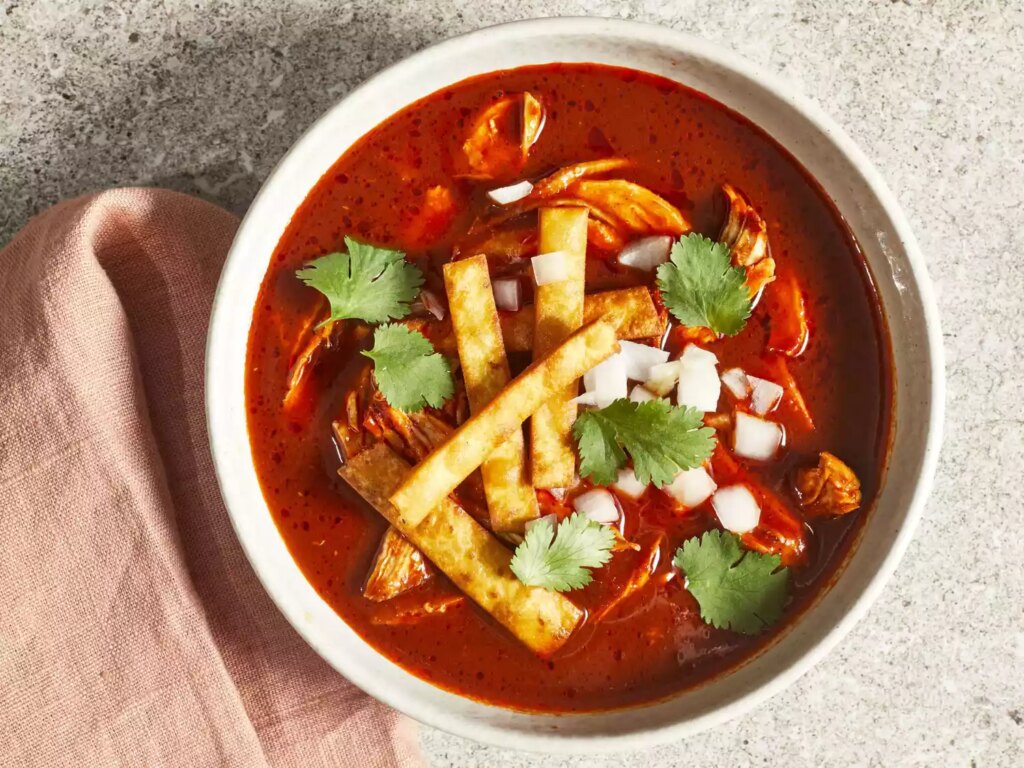Birria de pollo (chicken birria)