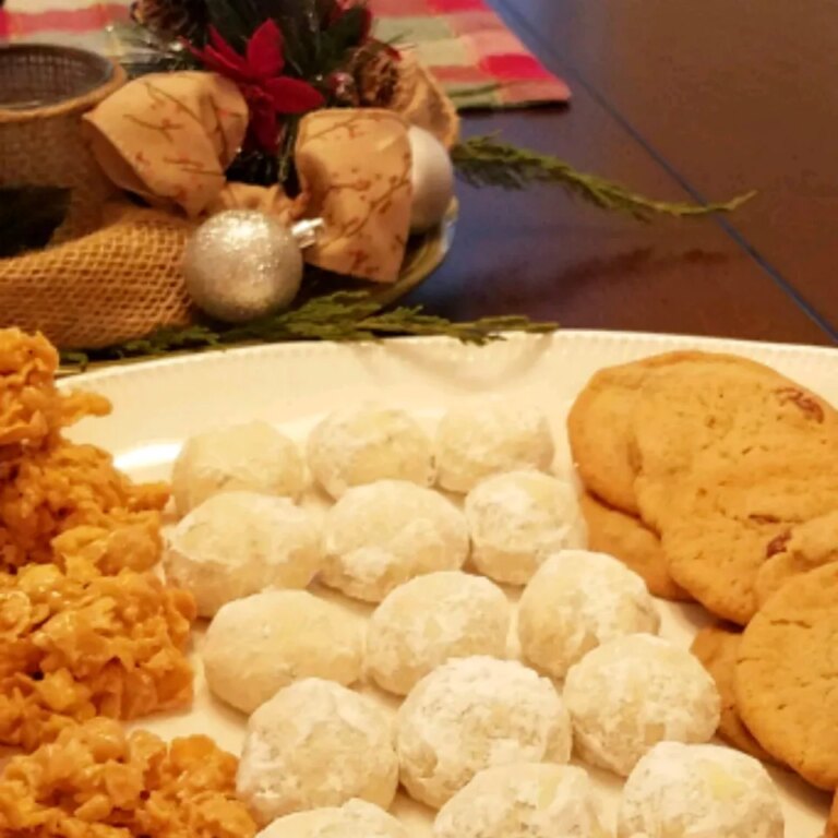 Mexican pecan cookies