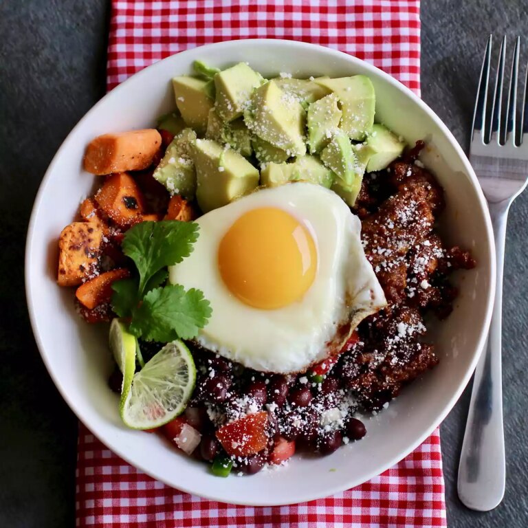 Chorizo breakfast bowls