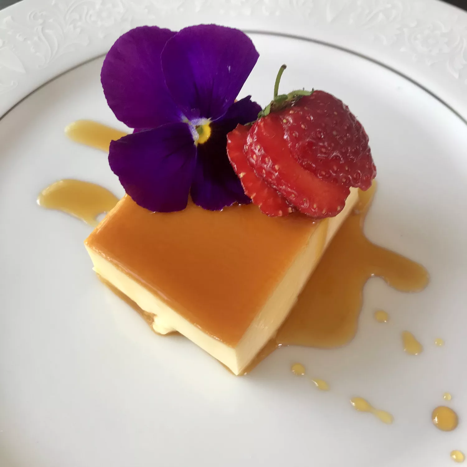 Flan de queso (cream cheese flan)