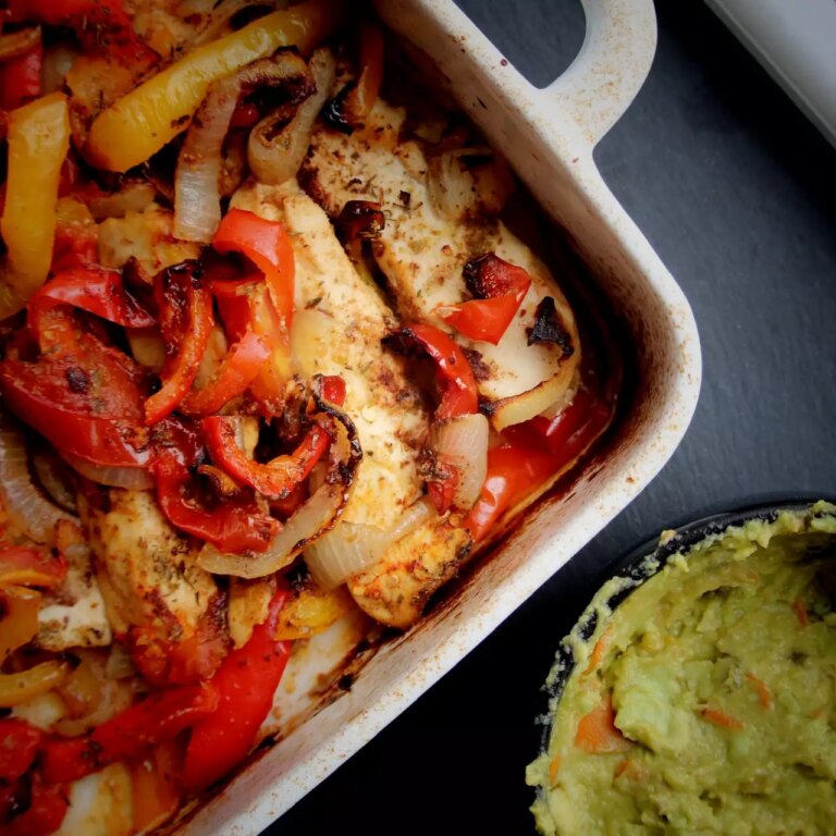 Quick and easy baked chicken fajitas