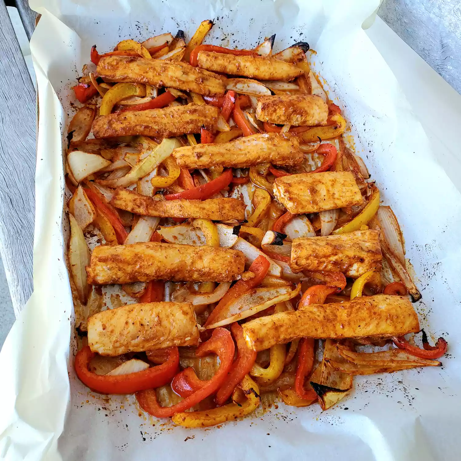 Sheet pan mahi mahi fajitas