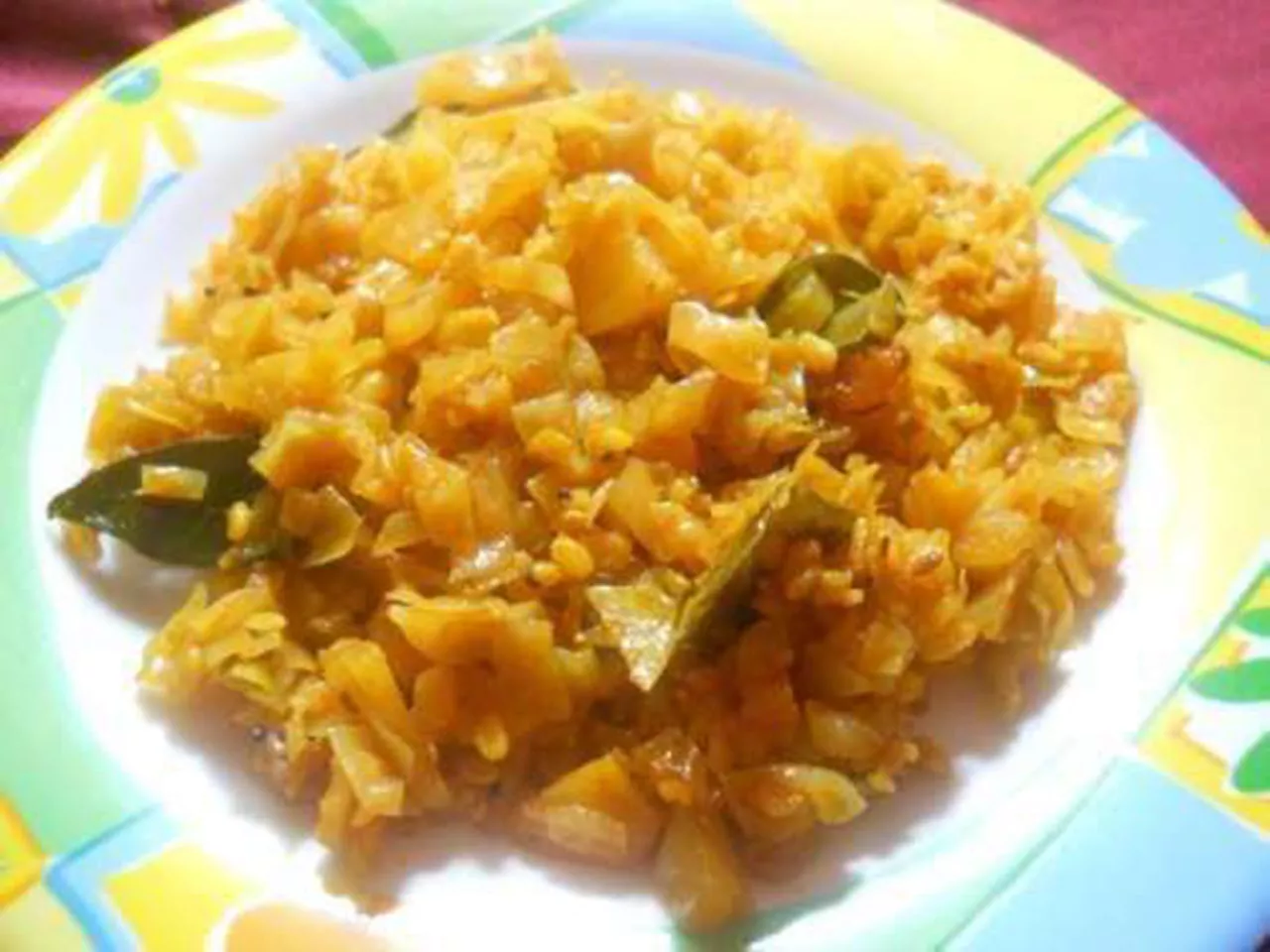 Kobi batata bhaji (indian fried cabbage and potato)