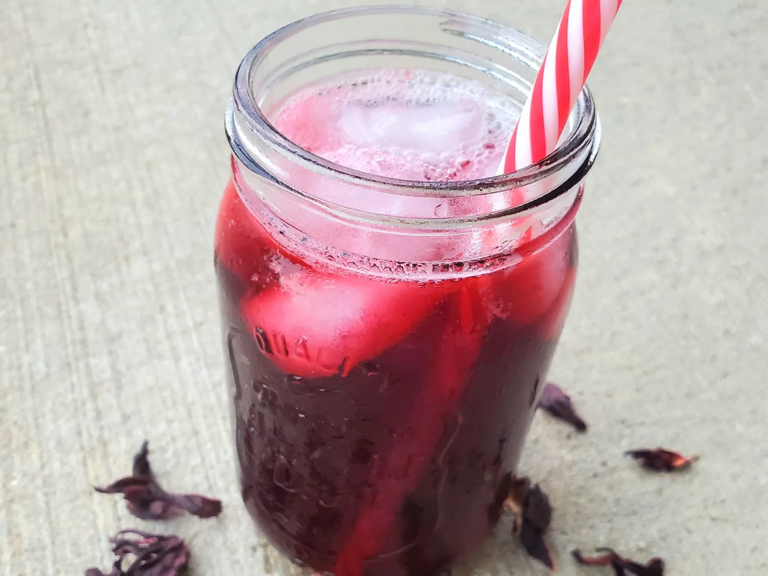 Iced hibiscus tea