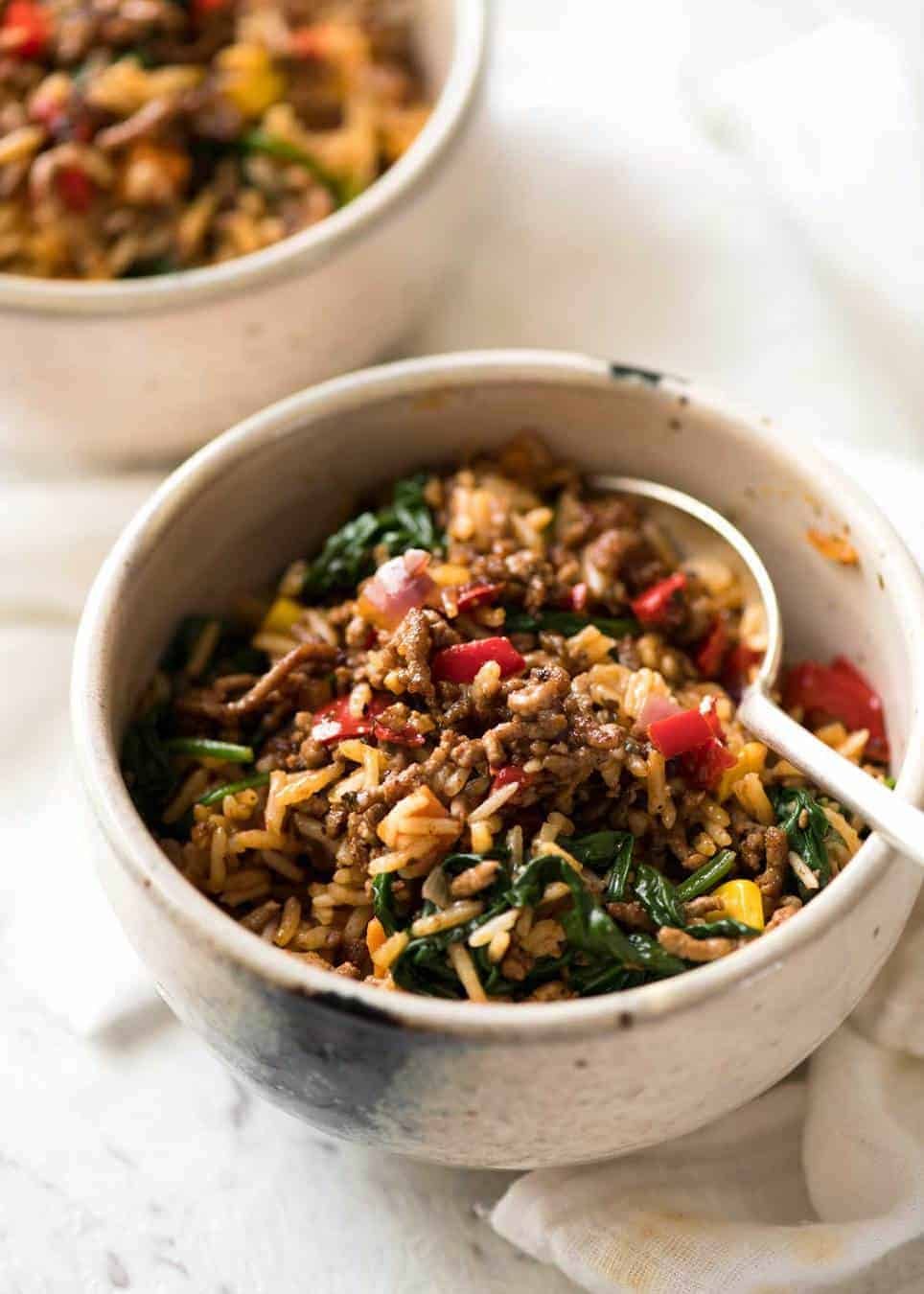 Beef and Rice with Veggies Recipe A quick, fabulous midweek meal - this ground Beef and Rice is made by browning ground beef, then cooking it with flavoured rice and loads of veggies. Irresistibly delicious! www.recipetineats.com