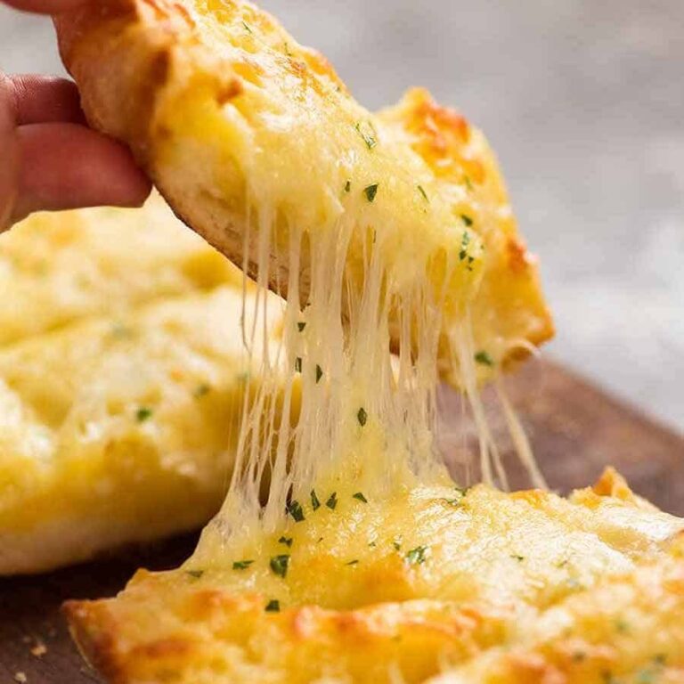 Cheesy garlic bread 1 square.jpg