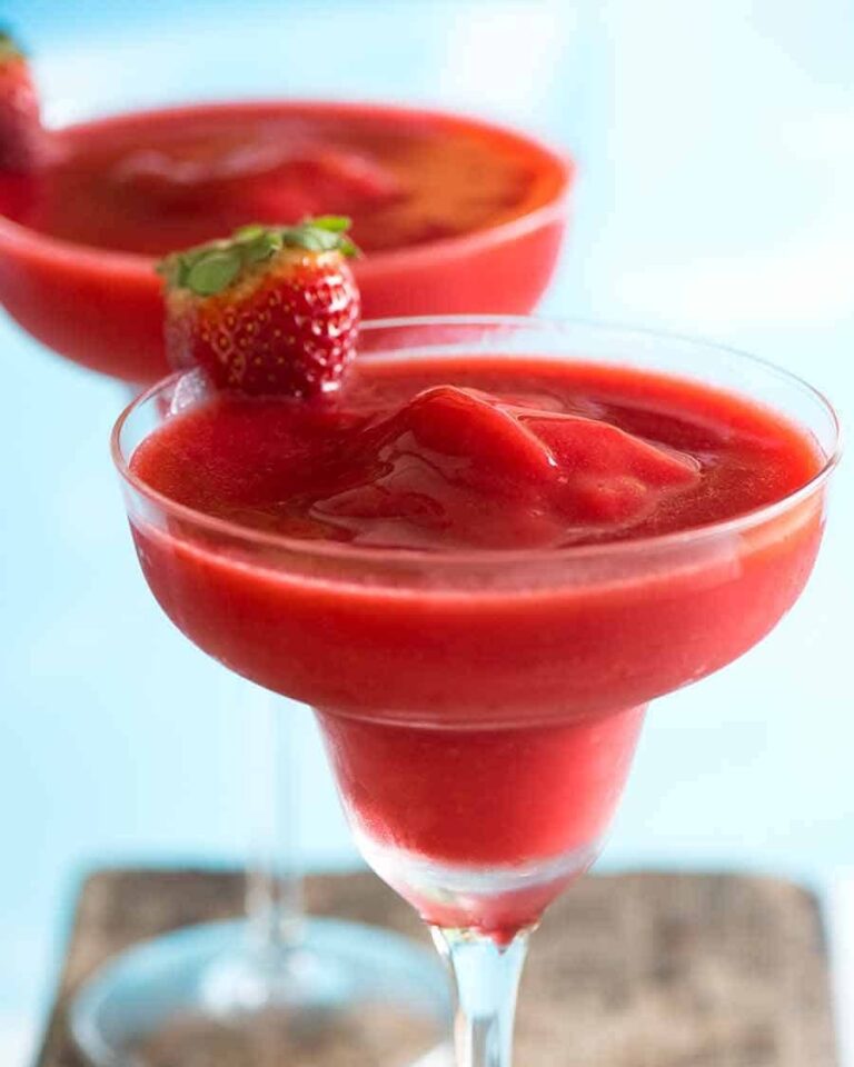 Frozen strawberry daiquiri 1.jpg