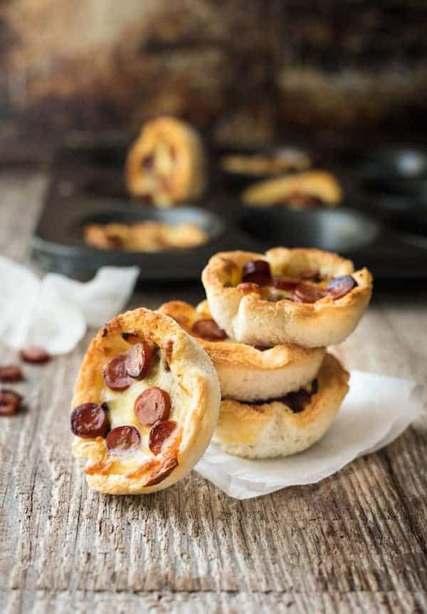 Garlic bread mini pizza 600px featured.jpg