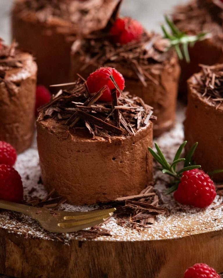 Mini chocolate cakes Recipe