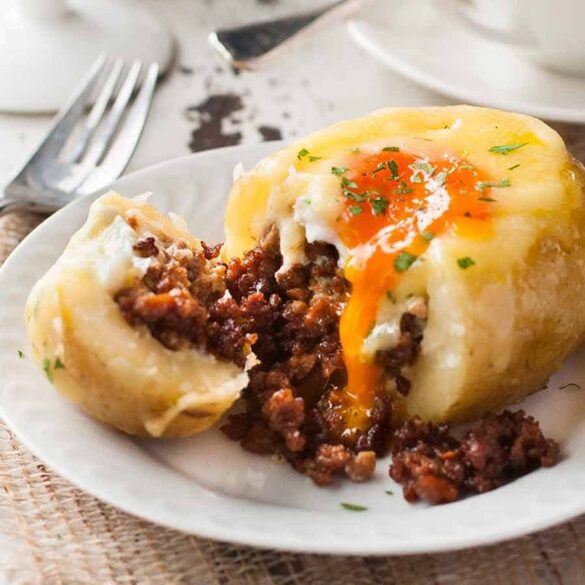 Sausage and Egg Stuffed Potatoes Recipe