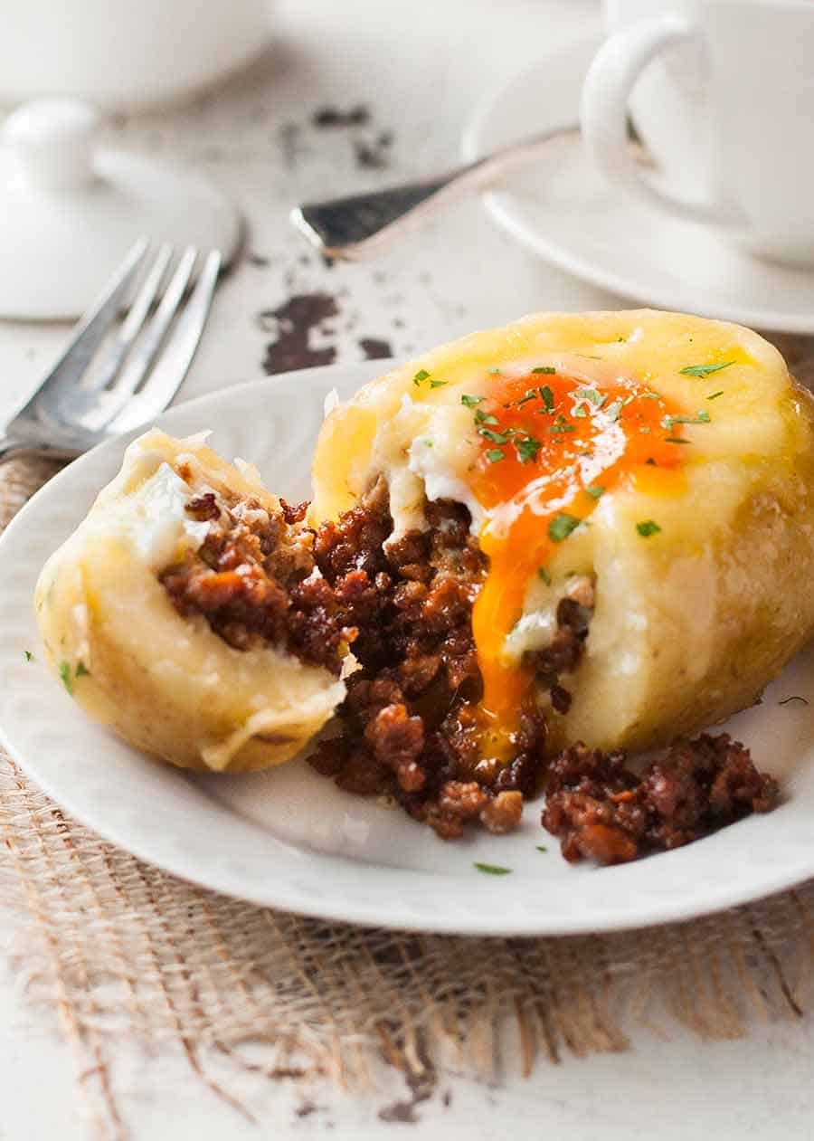 Sausage egg stuffed potatoes 2.jpg
